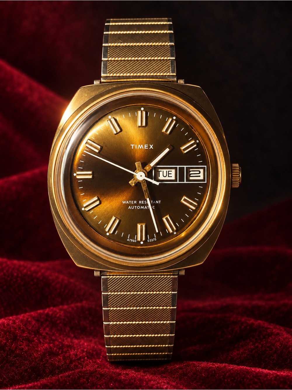Vintage automatic Timex Gold-Tone Watch with cream and brown  Dial  39m